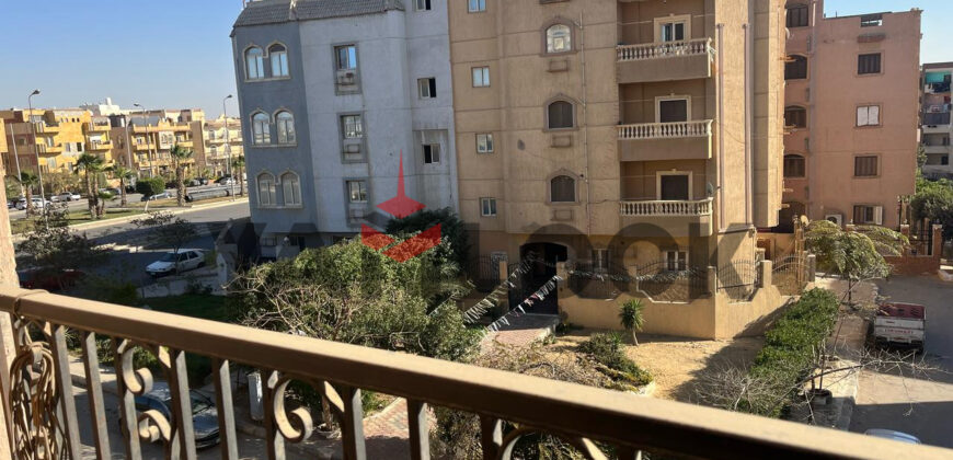 شقه للبيع في التجمع الاول خلف البريد المصري190م