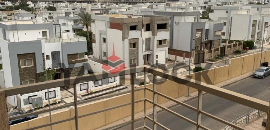 شقه للبيع كمبوند دار مصر القرنفل