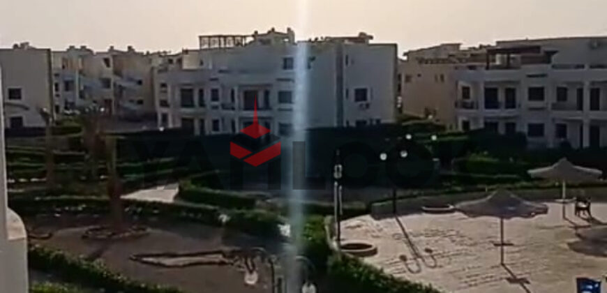 شاليه للبيع بالروف فى راس سدر قرية جولدن بيتش
