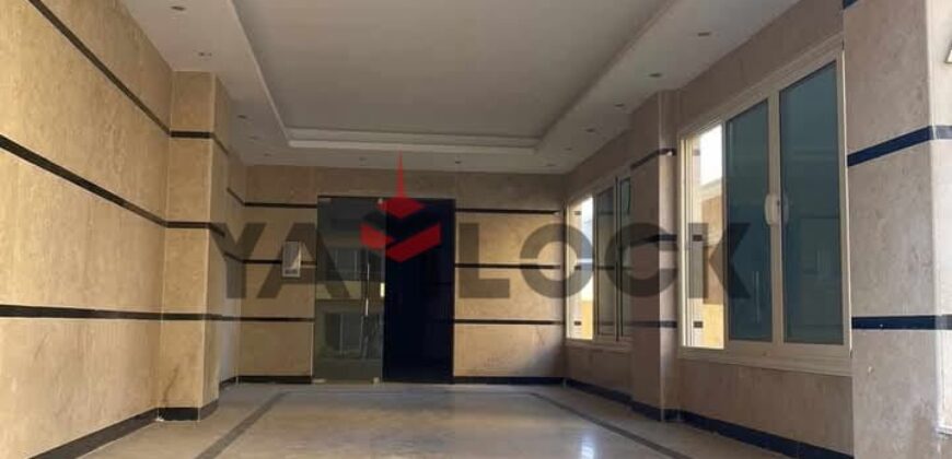 شقه للبيع بكمبوند صفوة الاندلس مستشاري قضايا الدوله علي محور الجامعه الامريكيه مباشر