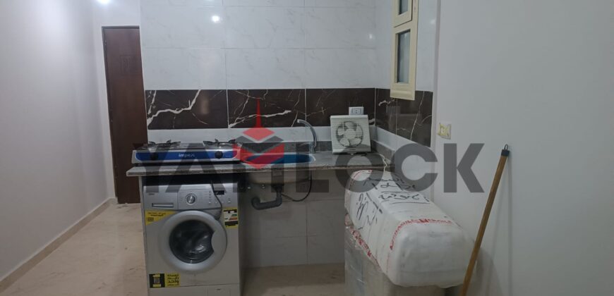 استوديو للايجار فى  قريه بيوبيلا الساحل الشمالي الكيلو 81 امام فندق توليب