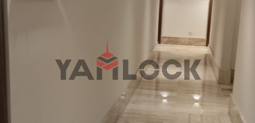 مكتب للايجار بديستركت 5 اول طريق السخنه