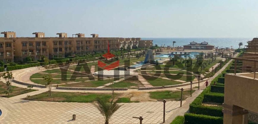 شاليه للبيع فى قريه لاجولي مارينا السخنه بالفرش و الاجهزه