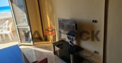 شاليه للبيع بالفرش فى قرية هيليوبيتش حديقه خاصه ومدخل خاص رووف كامل بجلسه كبيره