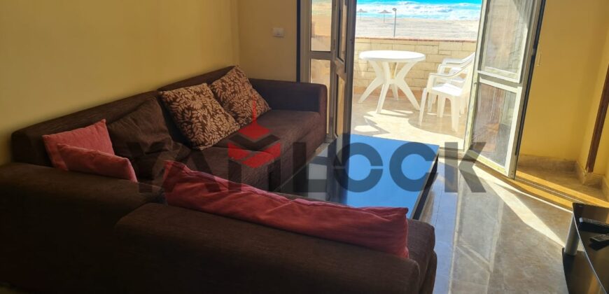 شاليه للبيع بالفرش فى قرية هيليوبيتش حديقه خاصه ومدخل خاص رووف كامل بجلسه كبيره