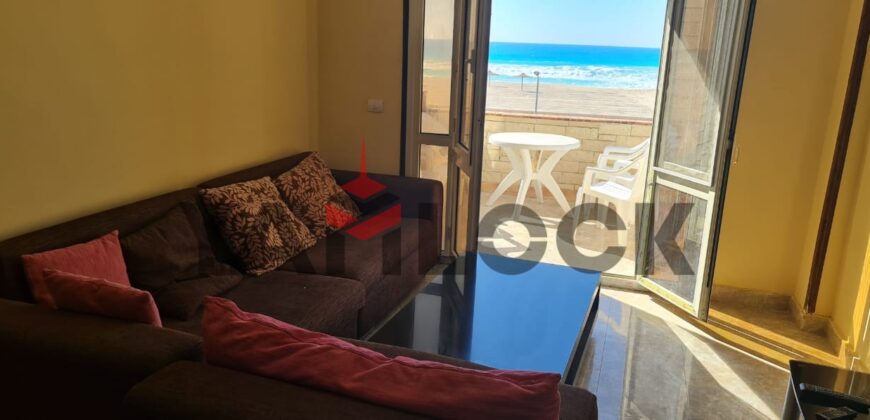 شاليه للبيع بالفرش فى قرية هيليوبيتش حديقه خاصه ومدخل خاص رووف كامل بجلسه كبيره