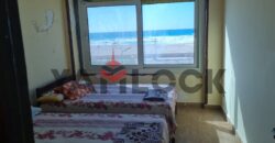 شاليه للبيع بالفرش فى قرية هيليوبيتش حديقه خاصه ومدخل خاص رووف كامل بجلسه كبيره