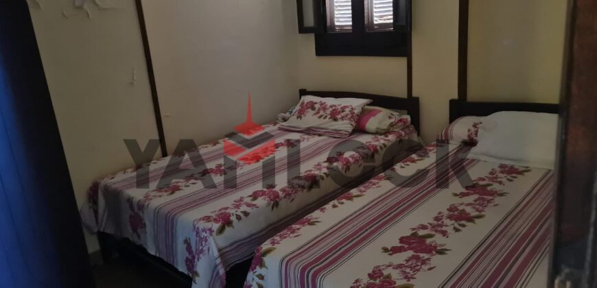 شاليه للبيع بالفرش فى قرية هيليوبيتش حديقه خاصه ومدخل خاص رووف كامل بجلسه كبيره