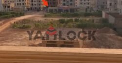 شقة للبيع التوسعات الشمالية حي 2000 قطعة بيها جميع العدادات