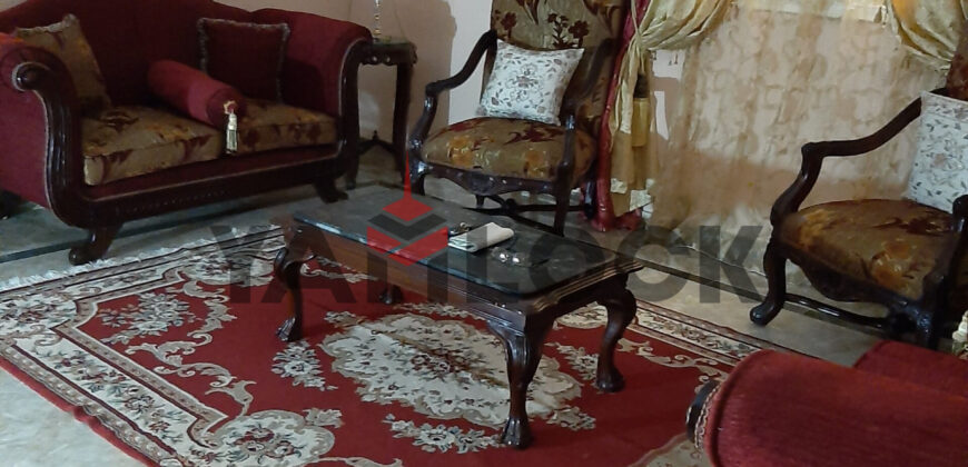 لهواة التميز والفخامة شقة بأرقي أحياء زهراء المعادي بالشطر السابع شقة 216 متر مربع 3 غرف نوم أرضيات باركيه + ريسبشن 3 قطع أرضيات بورسلين رخام + 2 حمام + مطبخ كبير + مدخل العمارة (رخام + مرايات) + فيو مفتوح واجهة غربي بحري + الدور الثاني الكماليات شرفة – موقف سيارات مغطى – مسموح بالحيوانات الأليفة – عداد كهرباء قديم- غاز طبيعى قديم – أسانسير