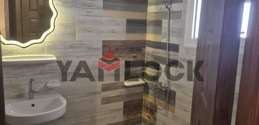 شقه للبيع في مدينتي قريبه جدا من الخدمات تشطيب خاص