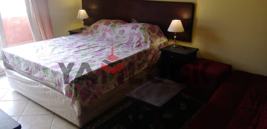 للبيع استوديو ارضي له حديقة خاصة قرية الوادي اول طريق العين السخنة