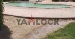 للبيع استوديو ارضي له حديقة خاصة قرية الوادي اول طريق العين السخنة