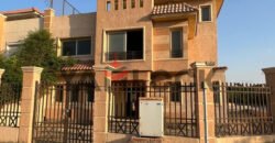 تاون هاوس كورنر علي طريق السويس مباشر امام مدينتي