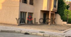 تاون هاوس كورنر علي طريق السويس مباشر امام مدينتي