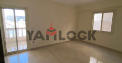 شقه للايجار بالشروق ٢ المنطقة الخامسة عمارات تاني نمرة من طريق الحريه