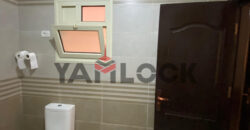 شقه للايجار بالشروق ٢ المنطقة الخامسة عمارات تاني نمرة من طريق الحريه