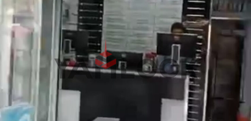 صيدليه للبيع فى شارع الجمهوريه بجوار مستشفى الحكمه فى المنصوره