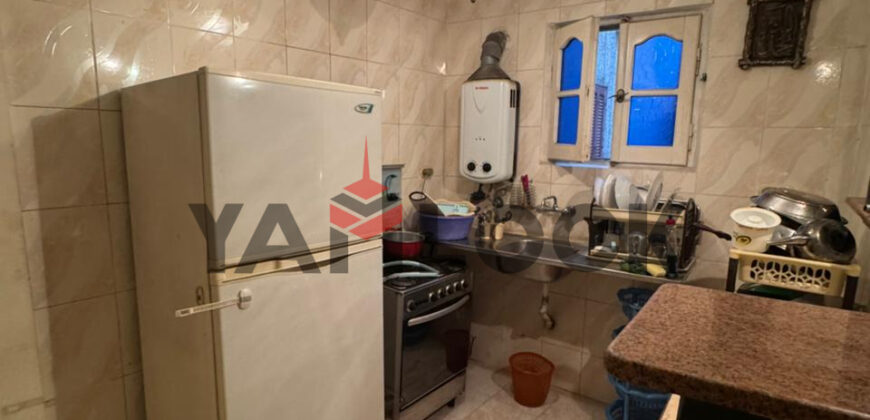 شقه للبيع بالفرش ميامي شارع فاروق عبدالوهاب خطوات من البحر