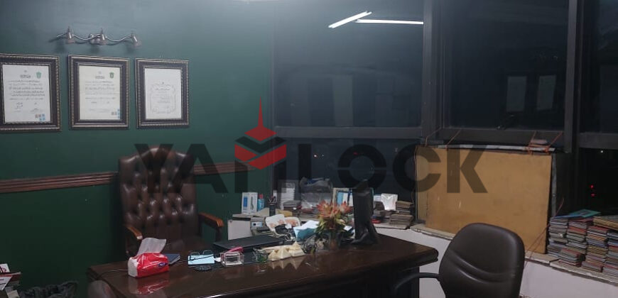 شقه للبيع سكني او اداري بالمهندسين 145م كانت مقسمه عيادات