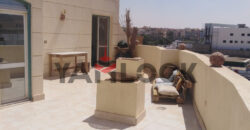 روف للبيع بفيلا في الحي الاول ارقي احياء التجمع الخامس 160م
