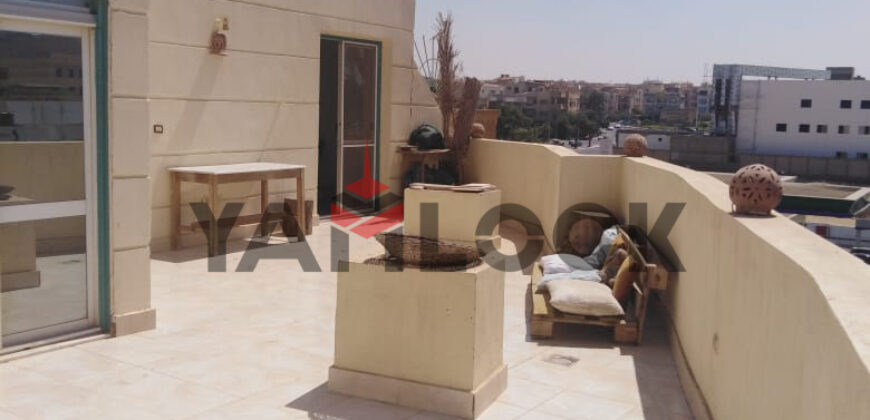 روف للبيع بفيلا في الحي الاول ارقي احياء التجمع الخامس 160م