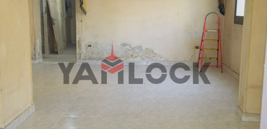 شقه للبيع بمكرم عبيد الرئيسي 180م