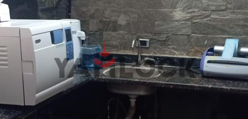 عياده للبيع الحي 8مدينه نصر مؤجره قيمه الايجار 20الف شهريا 130م