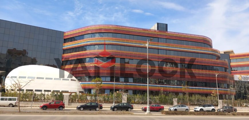 شقه للبيع واجهه بالكامل امام مدرسة صحارى – العاصمة الادارية