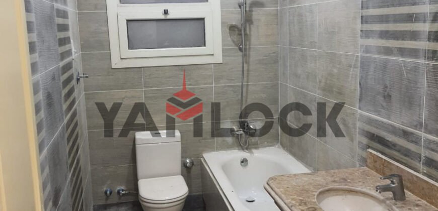 شقه للبيع واجهه بالكامل امام مدرسة صحارى – العاصمة الادارية