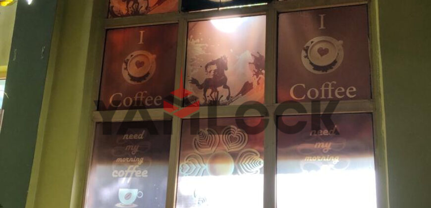 محل للبيع في مدينه الشروق أمام الجامعة البريطانية