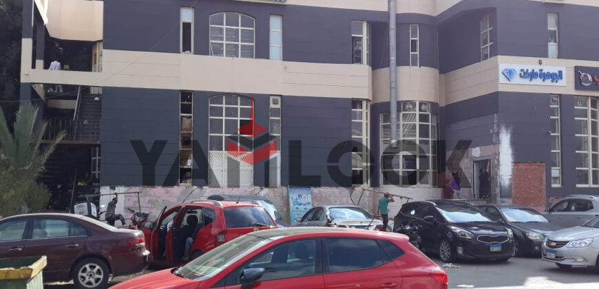 محل للبيع في مدينه الشروق أمام الجامعة البريطانية