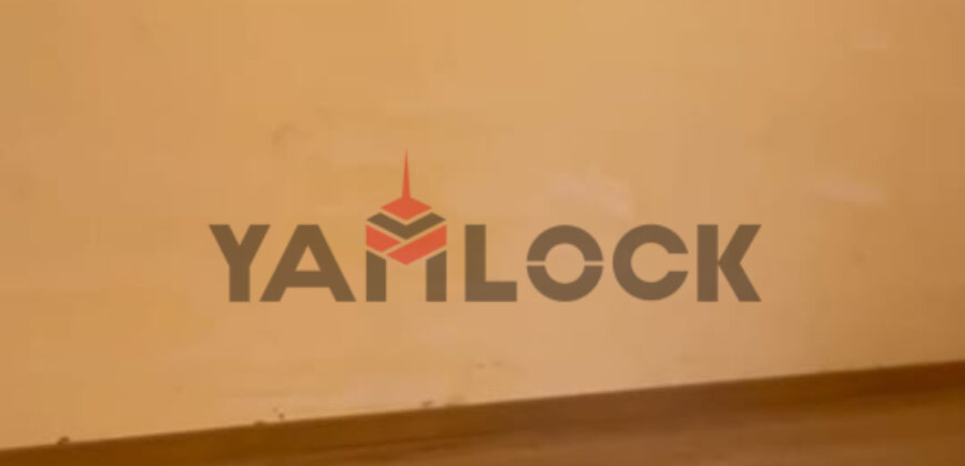 شقه للبيع بداخل فيلا فى الشروق منطقه النادي دور أرضي بحديقه