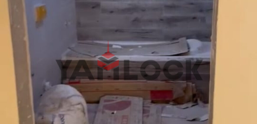 شقه للبيع بداخل فيلا فى الشروق منطقه النادي دور أرضي بحديقه