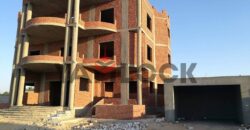 فيلا للبيع في الريف الاوروبي مكونه ارضي واول وروف الدور 280م