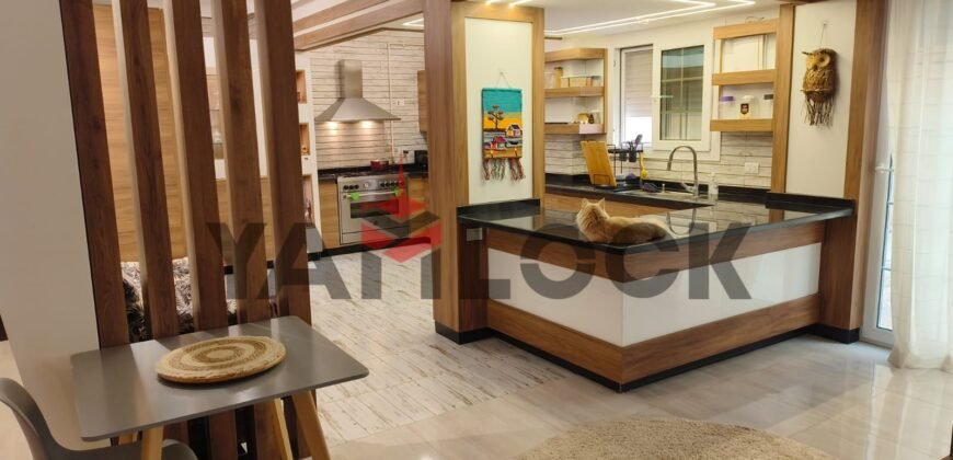 دوبلكس للبيع في الحي 16 بجوار مول مزار 260م