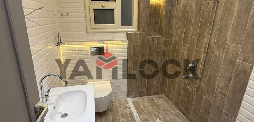 شقه للبيع في كمبوند تاون رذيدانس التسعين الجنوبي امام هايد بارك ارضي بجاردن خاص 165م