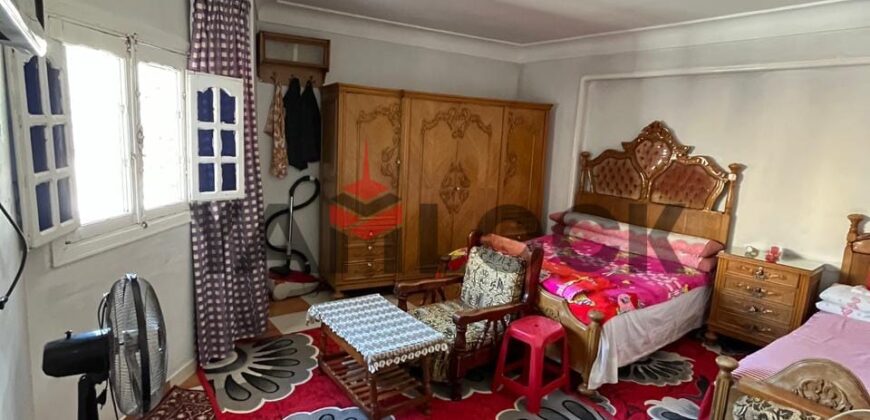 شقه للبيع في شارع ملك حنفي الاسكندريه 100م