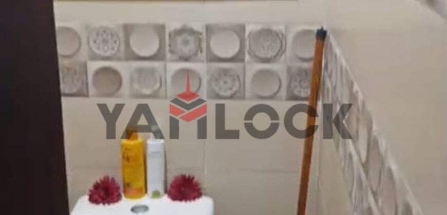 شقة للبيع واجهه البوابة التالتة تاني يمين من البوابة منطقة (و)