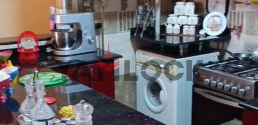 شقة للبيع واجهه البوابة التالتة تاني يمين من البوابة منطقة (و)