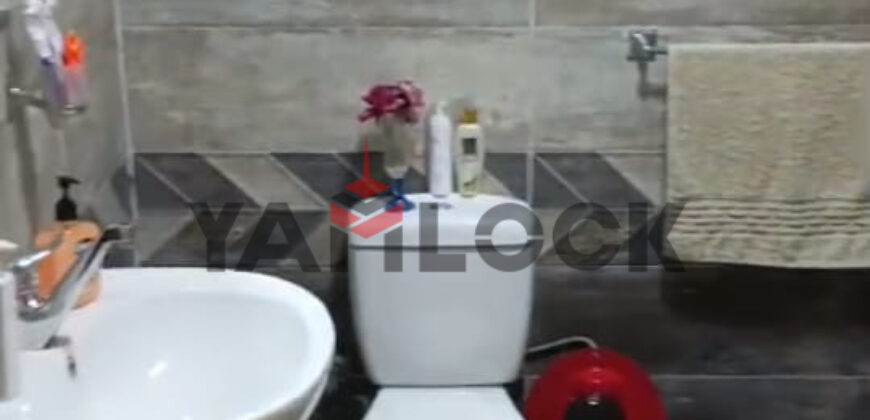 شقة للبيع واجهه البوابة التالتة تاني يمين من البوابة منطقة (و)