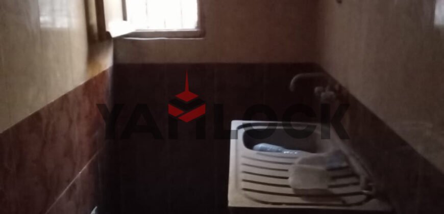 شقه للبيع فى عزبه النخل عند حلوانى سفير عماره 26