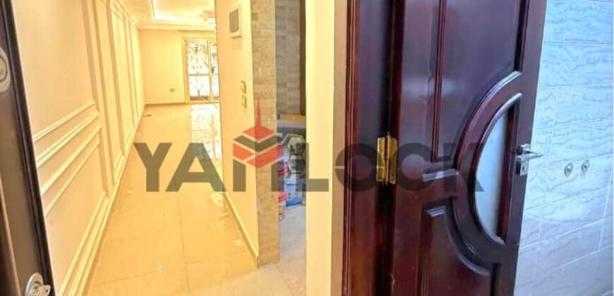 شقة للبيع في البوابه الرابعه هضبه الاهرام