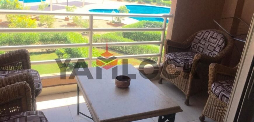 شاليه للبيع بالفرش و التكيفات فى قريه رومانس السخنه الزعفرانه