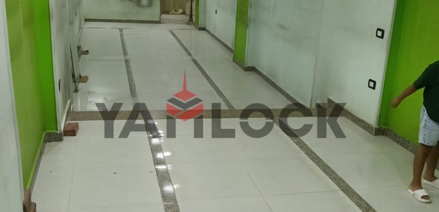 محل للبيع فى الحى الرابع شارع 33 الرئيسى الهضبه الوسطى المقطم محل للبيع فى الحى الرابع شارع 33 الرئيسى الهضبه الوسطى المقطم