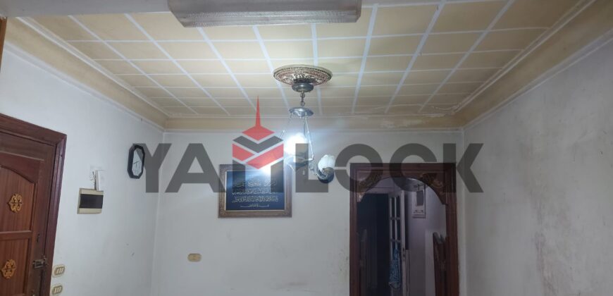 شقه للبيع فى 2 شارع بن خاقان محرم بك