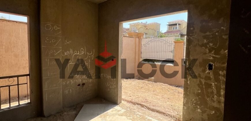 فيلا للبيع بكمبوند إيتوال دو ڤيل بالتجمع الخامس شارع التسعين الشمالي