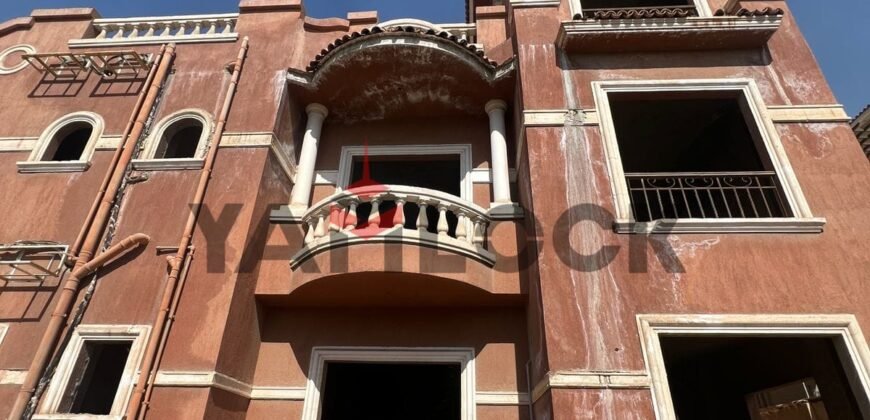 فيلا للبيع بكمبوند إيتوال دو ڤيل بالتجمع الخامس شارع التسعين الشمالي