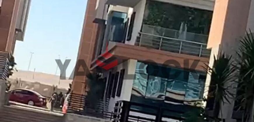 دوبلكس للبيع في كمبوند لاميرادا خلف الجامعه الامريكيه468م