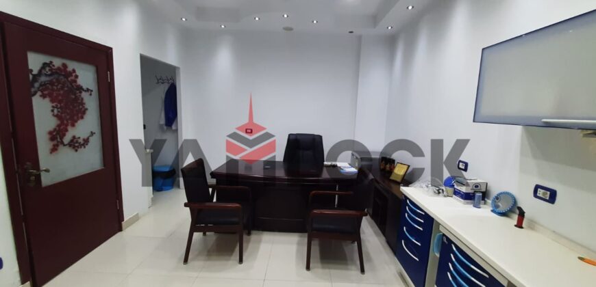 عيادة أسنان مجهزه للبيع مول المعز فى الشيخ زايد خلف الجامعة الكنديه مباشر